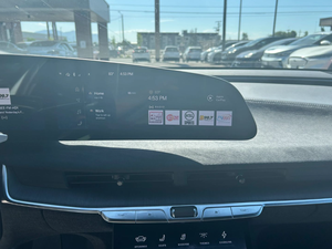 Sedán Eléctrico Usado de Buena Calidad 2024, Gran Turismo, Tracción en las Cuatro Ruedas, Ecológico, con Gran Autonomía y Tecnología Inteligente - Product Image 4