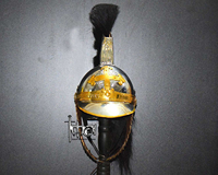 Französischer Königlicher Haushalt Antiker TV-Film Musketier-Helm Rüstung Metall Stahl Messing Stanztechnik 1-Farben-Offsetdruck
