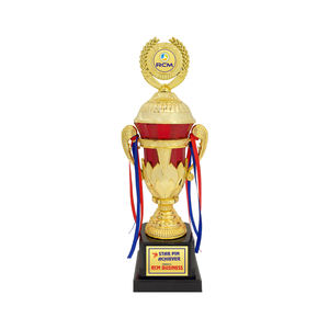 Último nuevo trofeo de plástico para uso profesional Premio de evento corporativo hecho a medida - Product Image 1