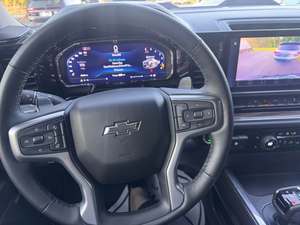Pick-up tout-terrain 4x4 Crew Cab 1500 LT Trail Boss pleine grandeur d'occasion 2025 - Product Image 4
