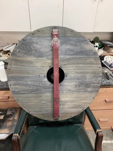 ROJO al aire libre Personalizable Battleworn Viking Shield Costume Escudo de madera hecho a mano con correas de cuero y cuchillos DIY Soporte OEM - Product Image 6