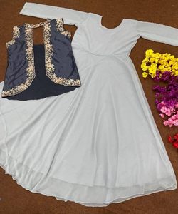 สวยมากและดีไซเนอร์ปาร์ตี้สวมเสื้อเย็บปักถักร้อยสุภาพสตรีอินเดียผู้หญิงเย็บสําเร็จรูปราคาต่ําขายส่งซูราษี - Product Image 3