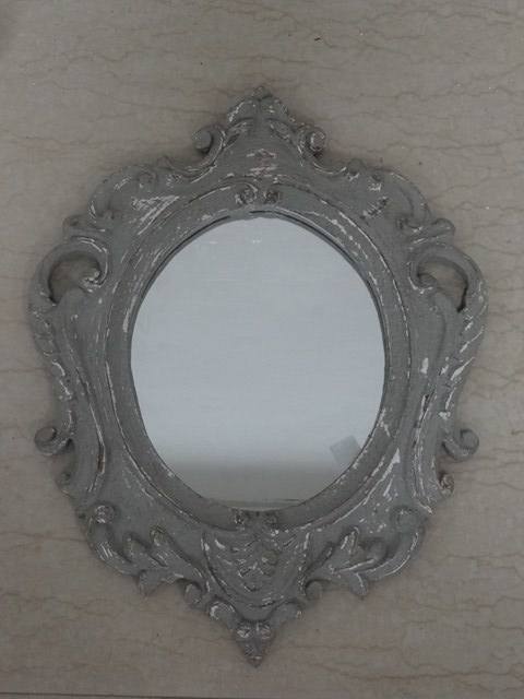 กระจกติดผนัง