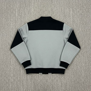 Veste bomber universitaire pour homme sur mesure en gros, grande taille, imperméable, coupe-vent, respirante, anti-UV, 100% toile de laine, capuche sur le devant - Product Image 2