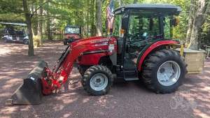 Tractor de Ruedas Usado Massey Ferguson 1736 de 2018 con Motor con Más de 50,000 Horas - Product Image 2