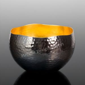 Porte-bougie votif en métal martelé noir et or Design ondulé pour les maisons modernes uniques, les cadeaux de mariage ou les événements - Product Image 4