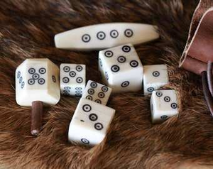 Dados de Ágata de Cuatro Caras Hechos a Mano con Hueso de Búfalo de Alta Calidad, Dados de Juego de Cuerno de Búfalo con Diseño y Tamaño Personalizados por S A And Sons - Product Image 3