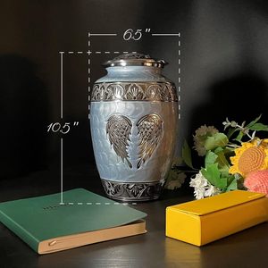 Grande urne funéraire bleu ciel avec souvenir unique pour cendres humaines Urnes décoratives sculptées à la main pour cendres adultes Femmes et hommes - Product Image 2