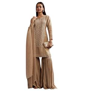 Lentejuelas beige y Cutdana Kurta con Sharara y Organza Dupatta para bodas Fiestas Recepción festiva y celebraciones culturales - Product Image 1