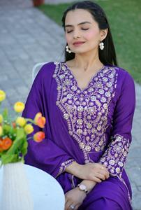 Robe de chinon lavable longueur au sol avec col en V brodé motif tissé solide et patchwork - Product Image 6