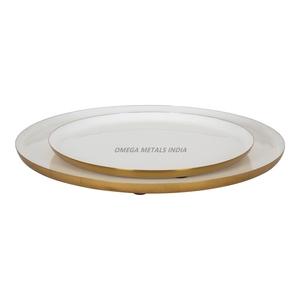 Plateau de service rectangulaire argenté élégant avec des poignées en bois élégantes, parfait pour le divertissement et la décoration intérieure - Product Image 5