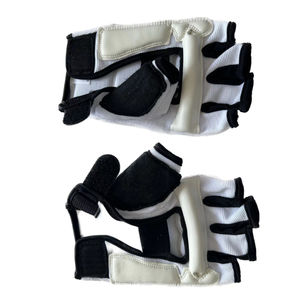 Maximiser l'usure professionnel 100% cuir de haute qualité demi-doigt Taekwondo gants Art martial entraînement sport garde-main - Product Image 6