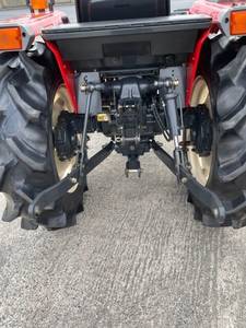จัดส่งฟรี รถแทรกเตอร์ล้อยางขนาดเล็ก FX-255 25 แรงม้า ขับเคลื่อน 4 ล้อ – เครื่องยนต์ดีเซล 3 สูบ 1.5 ลิตร เกียร์พาวเวอร์ชิฟท์ 9F/3R  540 PTO  ข้อต่อ JIS1 และน้ำหนัก 1075 กก. - Product Image 5