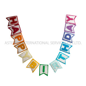 Bannière suspendue en feutre joyeux anniversaire, fournitures de décorations en feutre de haute qualité, guirlande colorée, nom personnalisé, couleur disponible - Product Image 4