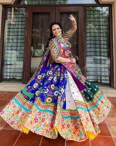 Impresión Digital especial de Navratri tradicional india, trabajo de espejo Real Lehenga Choli con encaje hecho a mano Dupatta en algodón de muselina - Product Image 3
