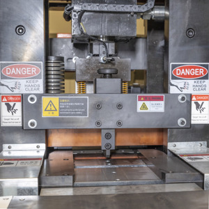 Intelligente Kupfers ammel schienen scher stanz maschine - Product Image 5