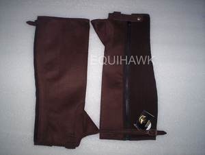 Ensemble d'équitation et accessoires en cuir véritable sur mesure, avec chaps en tissu Matty et patch en nubuck - Product Image 6