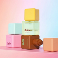 Emballage cosmétique personnalisé en verre rose de 1 oz (30 ml) en forme de cube, flacon pour sérum, lotion, avec pompe anti-fuite