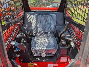 2024 KIOTI TL750 ROPS Skid Steer Loader avec moteur à cylindre hydraulique Huade et composants du noyau de la pompe inclus - Product Image 5