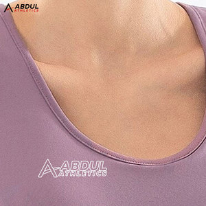 Conjunto de yoga diseñado para entrenamiento y ejercicio con ajuste flexible y tela suave para un movimiento cómodo y uso diario. - Product Image 5