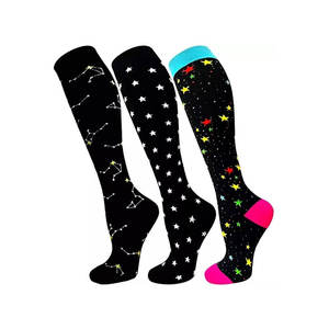 Chaussettes hautes épaisses décontractées pour hommes, fabrication professionnelle, approvisionnement direct usine, design personnalisé, quantité en gros, écologiques - Product Image 1