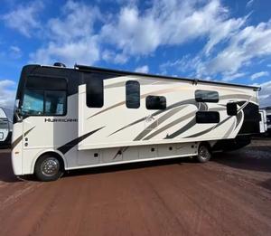 Autocaravana/Remolque de Viaje T-h-o-r M-o-t-o-r C-o-a-c-h H-u-r-r-i-c-a-n-e 34J Rvs 2025 2024 2026 - Product Image 1