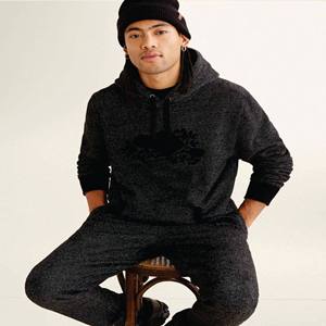 Sweat à capuche noir à manches longues en coton pour hommes avec logo personnalisé en gros pour l'hiver avec logo brodé OEM personnalisé - Product Image 2
