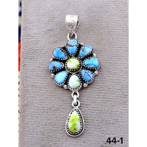 Pendentif Turquoise Fait Main du Sud-Ouest avec Technologie d'Encadrement en Argent Sterling Golden Hill Palomino - Product Image 1