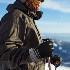 Gants d'hiver isolés et chauds avec logo et étiquettes personnalisés Conception adaptée aux écrans tactiles pour les activités hivernales en plein air - Product Image 5