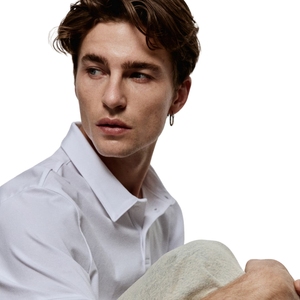 Manga corta de lona de alta calidad para hombre para camisa con logotipo impreso personalizado en la parte delantera transpirable estilo gótico solapa personalizable - Product Image 4