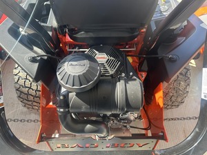 Cortadora de Césped Autopropulsada Bad Boy Maverick 5400 2025, Eléctrica y a Gasolina, con Funciones de 4 y 2 Tiempos para Cortar el Césped - Product Image 4