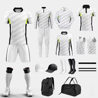 Nouvel Arrivage Ensemble d'uniformes de football professionnels unisexe, imprimé par sublimation, 100% Polyester, Anti-bactérien, Logo personnalisé, Poches avant complètes