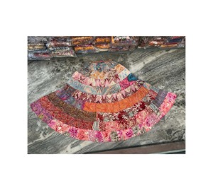 Falda de seda estilo bohemio para mujer, hasta el tobillo, con diseño de patchwork y pliegues multicapa, tela de seda tipo sari transpirable, talla única - Product Image 1