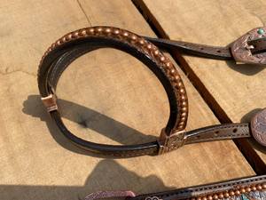 Ensemble de sellerie pour cheval en cuir occidental de nouvelle conception, selle, bride, têtière et harnais avec logo personnalisé - Product Image 3