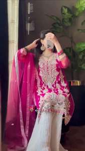 Nouveau Designer femmes fête indienne vêtements de mariage Faux Georgette séquence brodé et dentelle haut de travail avec Crush Pant et Dupatta - Product Image 3