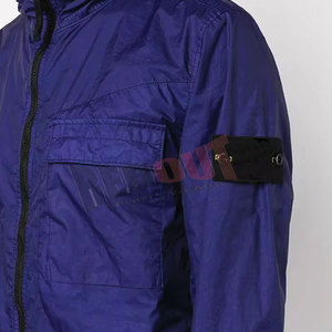 Veste coupe-vent d'extérieur imperméable à capuche zippée, design unique pour hommes - Product Image 4