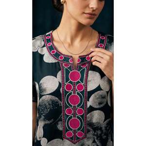 Chemise de nuit longue élégante pour femme Alpine avec broderie, taille XS, tissu doux et respirant, imprimé, maxi chemise de nuit avec poche latérale - Product Image 2