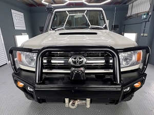 Camioneta Usada Lan-cruser 2022 Serie 300 3.3 V6 V8 Twin Turbo Diésel con Kit de Carrocería de Acero, 2 Años de Garantía, Fácil de Usar - Product Image 5