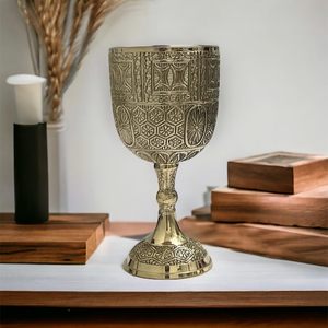 Cáliz de Vino Premium de Latón Dorado Ecológico Hecho a Mano con Diseño Moderno para Coleccionistas y Regalos - Product Image 6