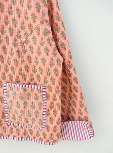 Chaqueta acolchada de algodón informal Abrigo Reversible Temporada de invierno Kantha Chaqueta corta Estampado de bloques a mano Tela tejida Técnicas lavadas - Product Image 4