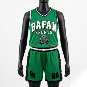 Conjunto de Jersey y Pantalones Cortos de Baloncesto de Malla de Poliéster Premium de 190 GSM, Verde con Paneles Laterales Negros, Logotipo Bordado Personalizado, Conjuntos para Mujer - Product Image 3