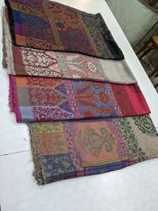 ผ้าคลุมไหล่ขนสัตว์สำหรับผู้หญิงสีพื้นผ้าคลุมไหล่ขนสัตว์ดีไซน์แบบยาวจากโรงงาน - Product Image 6