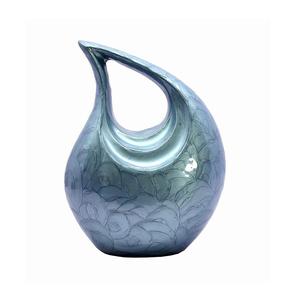 Urne de crémation en aluminium pour tenir les cendres en toute sécurité avec un design élégant et durable parfait pour les services commémoratifs et l'affichage à domicile - Product Image 2