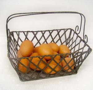 Cesta de fruta de hierro de doble capa con características artesanales y acabado antiguo para almacenamiento de estantes de cocina - Product Image 5