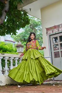 Lehenga choli Koti lehenga สำหรับคอลเลกชันปาร์ตี้ navratri การออกแบบที่น่าทึ่งในสีที่ดึงดูดทุกฤดูกาล - Product Image 3
