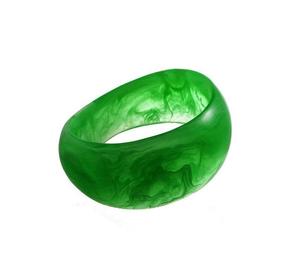 Brazalete de resina hecho a mano para mujeres y niñas, joyería de calidad estándar, color verde claro - Product Image 1
