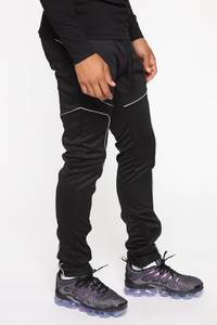 Conjunto deportivo de poliéster para hombre, conjunto de dos piezas, chaqueta de nailon con cremallera y pantalones de chándal, chándal de nailon personalizado para hombre - Product Image 6