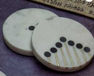 จานรองแก้วหินหินอ่อนธรรมชาติสุดหรูแผ่นรองจานและแผ่นรองจานทำจากทองเหลืองพร้อมจุดเรซินสำหรับบ้านห้องครัวร้านอาหาร - Product Image 2