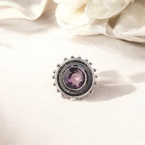 Bague en argent sterling oxydé avec pierre précieuse ovale sertie à griffes, fabrication artisanale, élégante, certifiée IGI pour femmes - Product Image 5