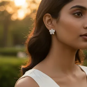 Boucles d'oreilles pendantes florales en argent 925 pour femmes, plaquées or 18 carats, avec zircon cubique, pour mariages, fêtes, matériau principal or, pierre principale perle et diamant, cadeau - Product Image 3